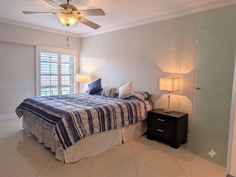 For Sale: $850,000 (2 beds, 2 baths, 1311 Square Feet)