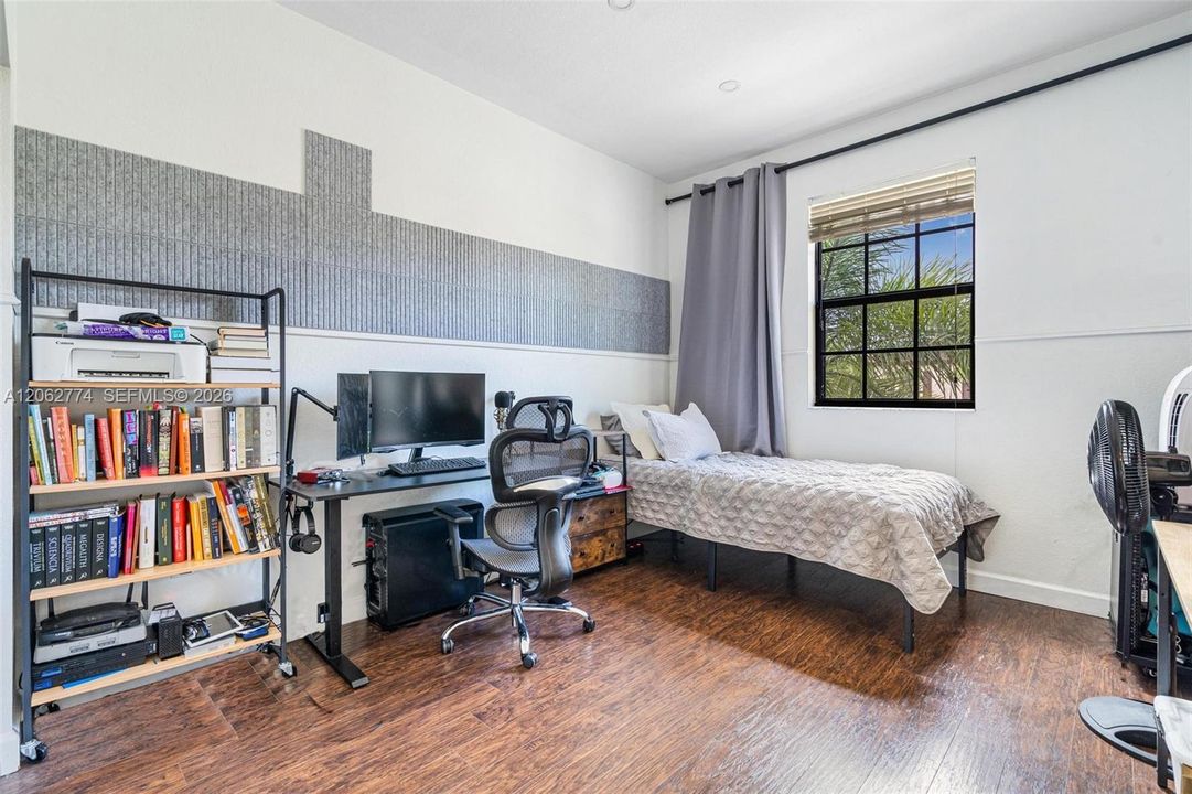 В аренду: $2,599 (3 спален, 3 ванн, 1628 Квадратных фут)