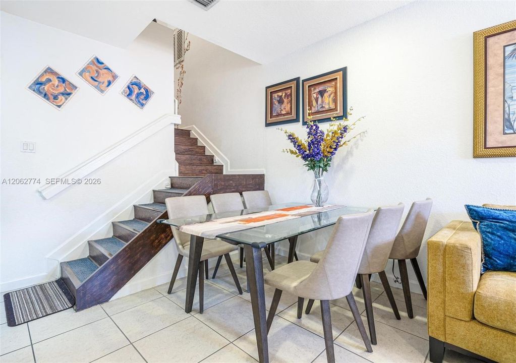 В аренду: $2,599 (3 спален, 3 ванн, 1628 Квадратных фут)