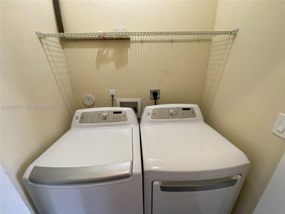 В аренду: $2,599 (3 спален, 3 ванн, 1628 Квадратных фут)