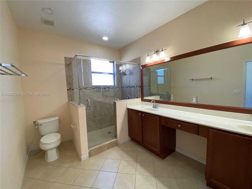 В аренду: $2,599 (3 спален, 3 ванн, 1628 Квадратных фут)