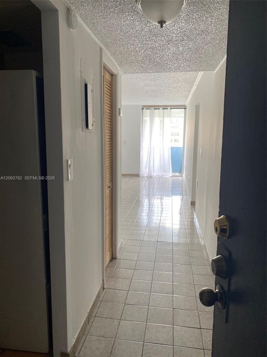 For Rent: $1,850 (2 beds, 2 baths, 882 Square Feet)