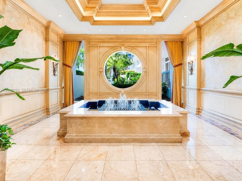 Под контрактом: $550,000 (2 спален, 2 ванн, 1677 Квадратных фут)
