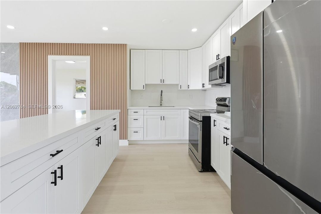 На продажу: $585,000 (4 спален, 2 ванн, 1368 Квадратных фут)