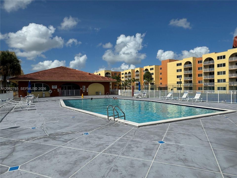 В аренду: $1,799 (1 спален, 1 ванн, 870 Квадратных фут)