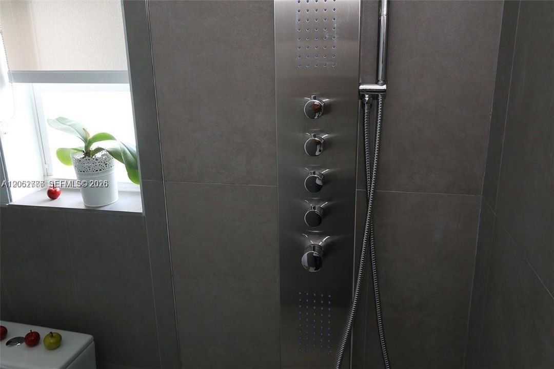 В аренду: $2,300 (1 спален, 1 ванн, 609 Квадратных фут)