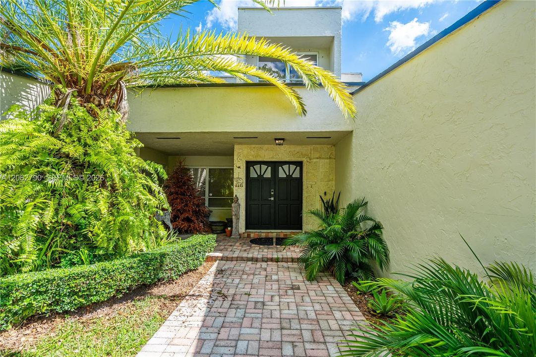 For Sale: $1,399,999 (4 beds, 3 baths, 2289 Square Feet)