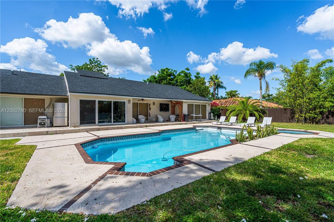 For Sale: $1,399,999 (4 beds, 3 baths, 2289 Square Feet)