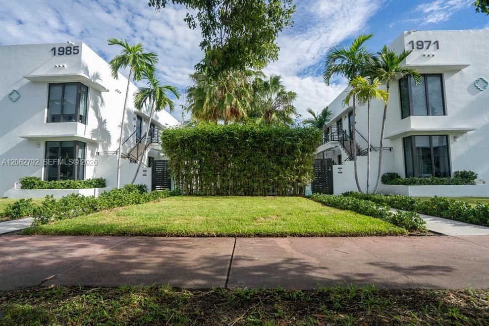 1971 BAY DRIVE MIAMI BEACH FL 33141
