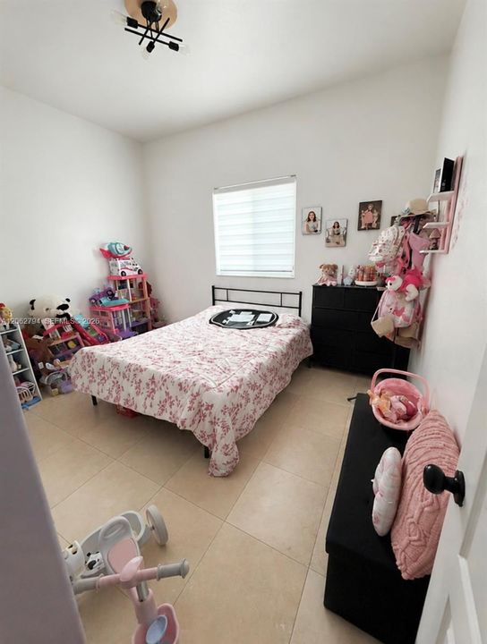 В аренду: $4,250 (4 спален, 3 ванн, 2165 Квадратных фут)