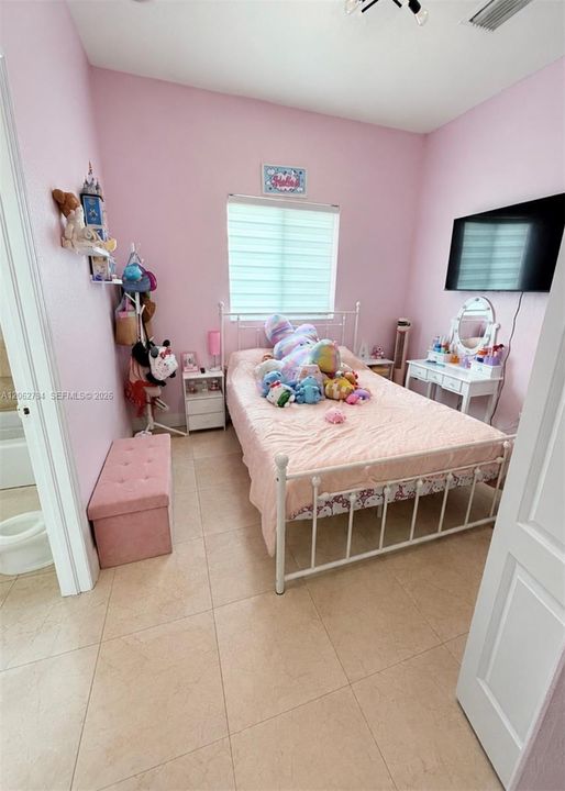 В аренду: $4,250 (4 спален, 3 ванн, 2165 Квадратных фут)
