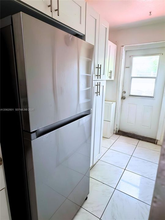 В аренду: $3,100 (3 спален, 1 ванн, 2632 Квадратных фут)