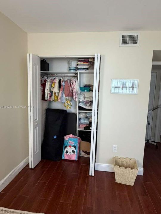 В аренду: $2,600 (2 спален, 2 ванн, 1000 Квадратных фут)