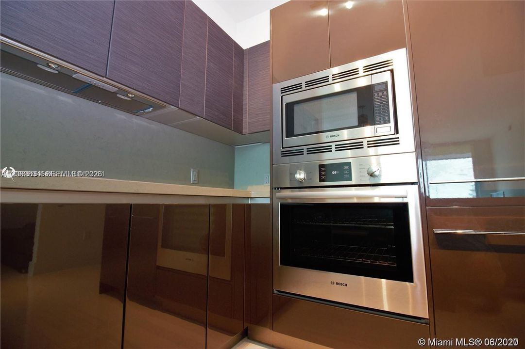 В аренду: $3,800 (1 спален, 1 ванн, 748 Квадратных фут)