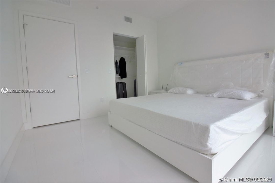 В аренду: $3,800 (1 спален, 1 ванн, 748 Квадратных фут)