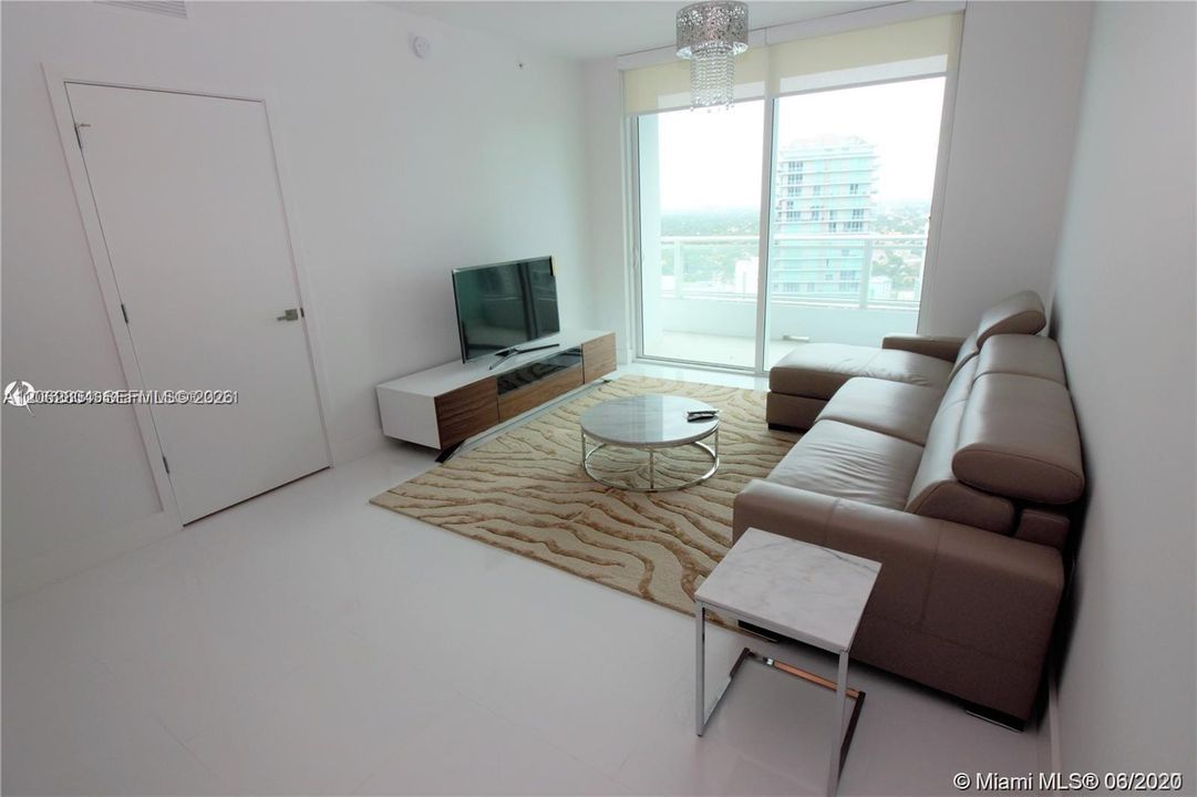 В аренду: $3,800 (1 спален, 1 ванн, 748 Квадратных фут)