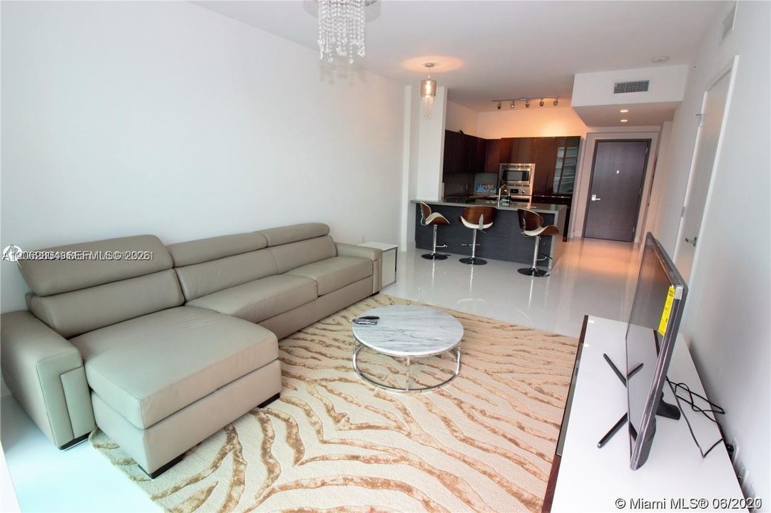 В аренду: $3,800 (1 спален, 1 ванн, 748 Квадратных фут)