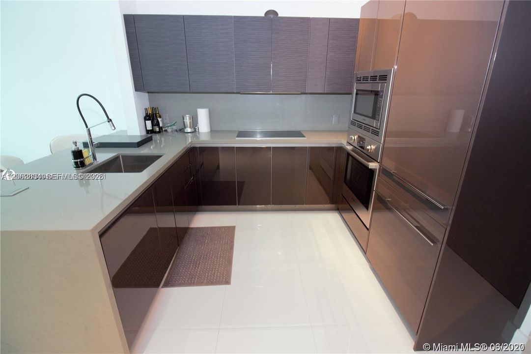 В аренду: $3,800 (1 спален, 1 ванн, 748 Квадратных фут)