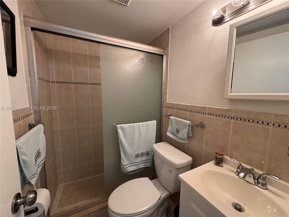 На продажу: $164,900 (2 спален, 2 ванн, 920 Квадратных фут)