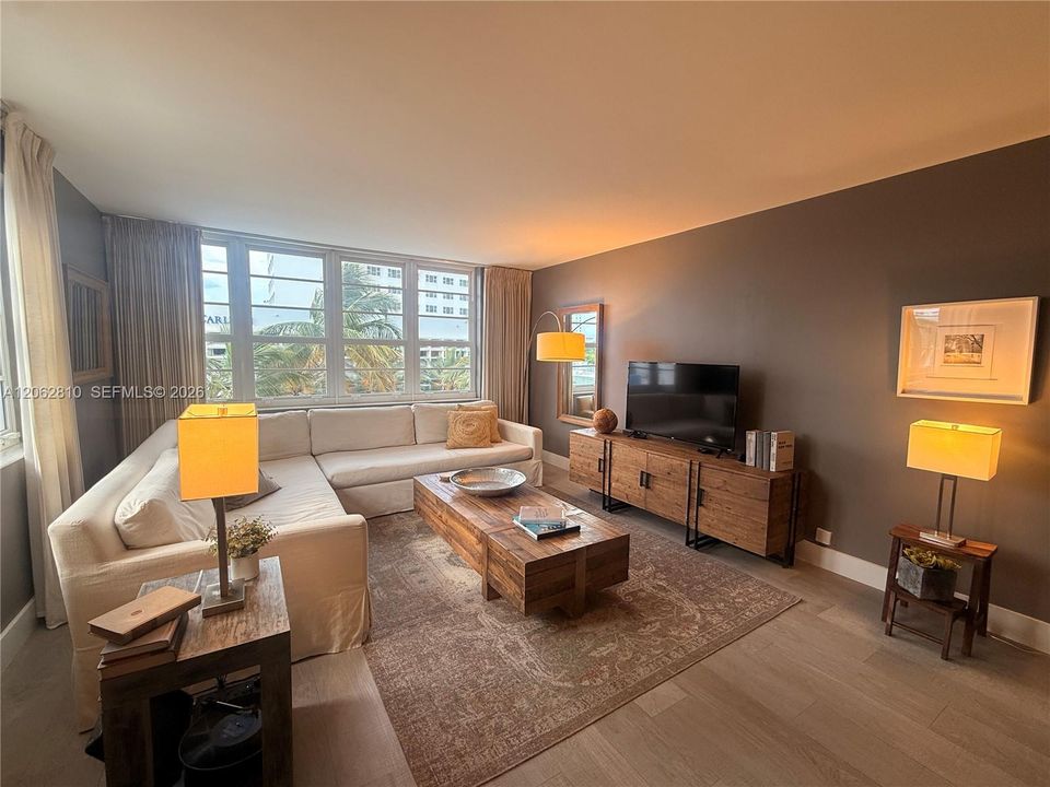 В аренду: $3,500 (1 спален, 1 ванн, 890 Квадратных фут)