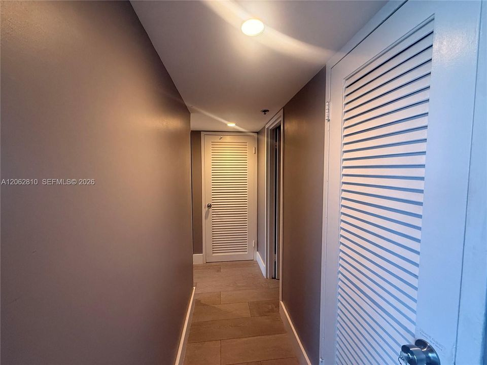 В аренду: $3,500 (1 спален, 1 ванн, 890 Квадратных фут)