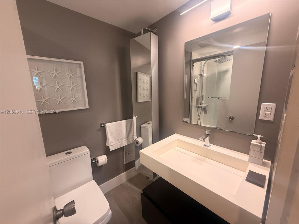 В аренду: $3,500 (1 спален, 1 ванн, 890 Квадратных фут)