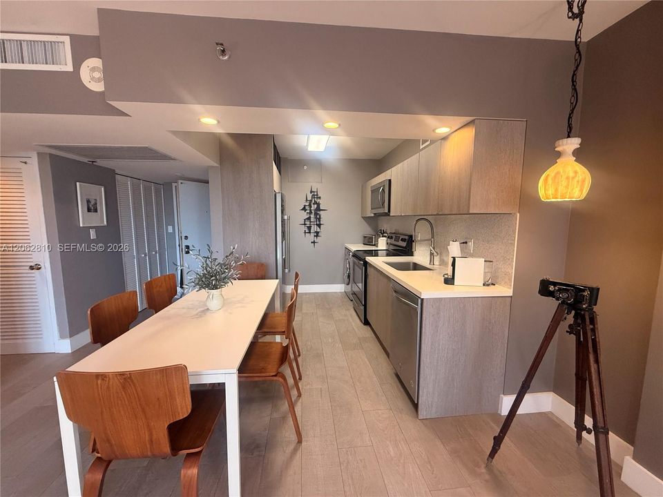 В аренду: $3,500 (1 спален, 1 ванн, 890 Квадратных фут)