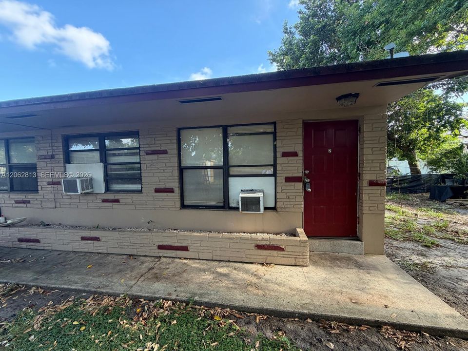 For Rent: $1,400 (1 beds, 1 baths, 1399 Square Feet)