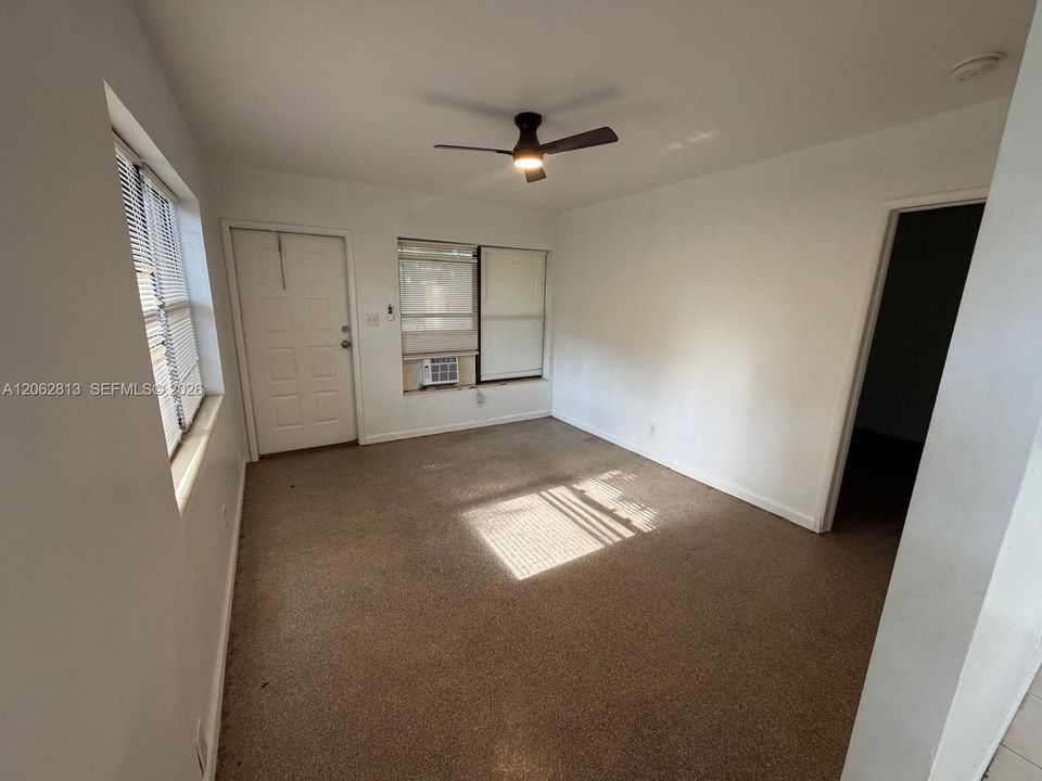 For Rent: $1,400 (1 beds, 1 baths, 1399 Square Feet)