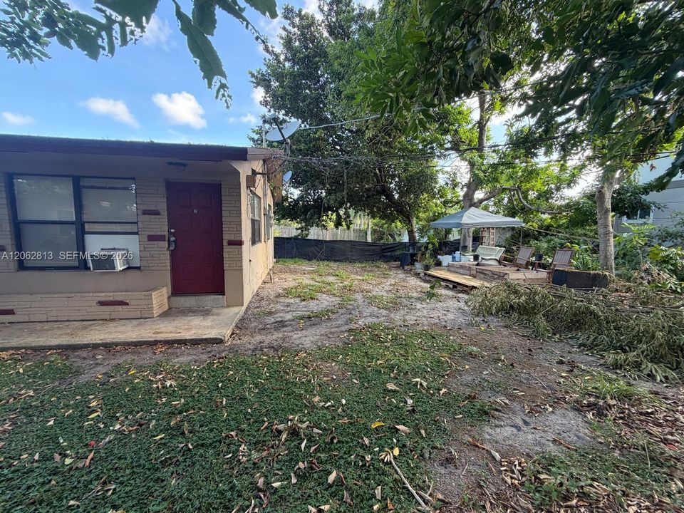 For Rent: $1,400 (1 beds, 1 baths, 1399 Square Feet)