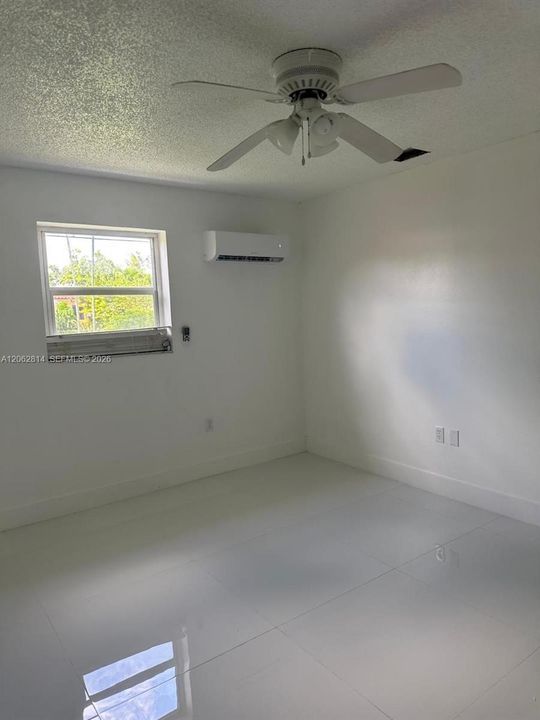 For Rent: $1,500 (1 beds, 1 baths, 1679 Square Feet)