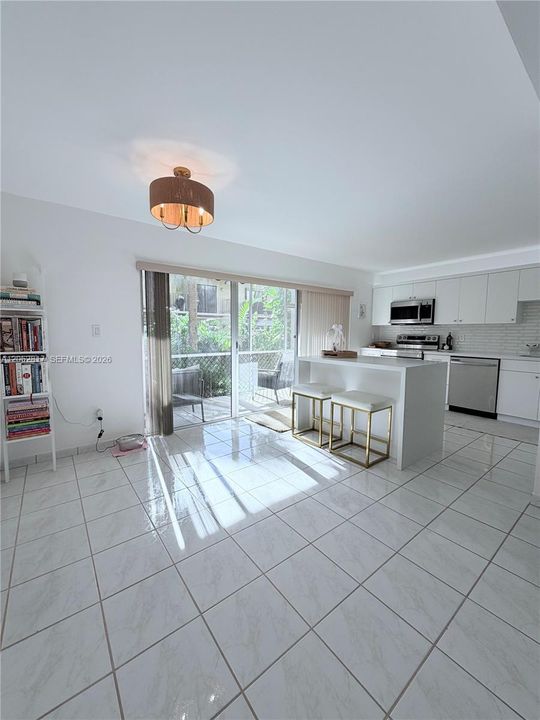 En Venta: $289,000 (2 camas, 2 baños, 1194 Pies cuadrados)