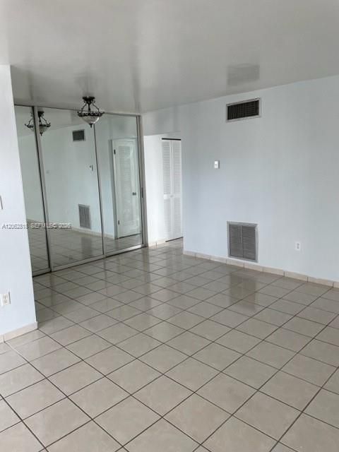 В аренду: $2,600 (1 спален, 1 ванн, 770 Квадратных фут)