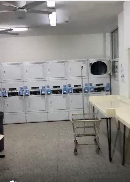 В аренду: $3,000 (1 спален, 1 ванн, 998 Квадратных фут)