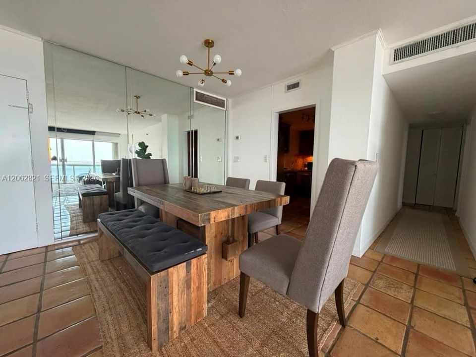 В аренду: $3,000 (1 спален, 1 ванн, 998 Квадратных фут)