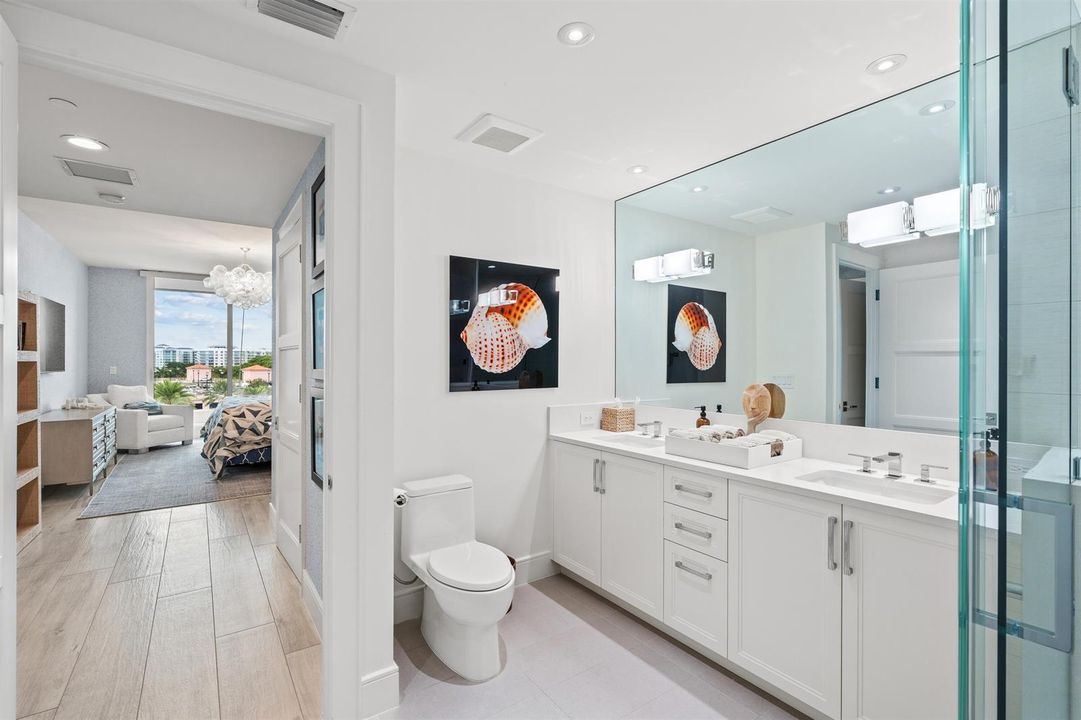 EN SUITE BATH