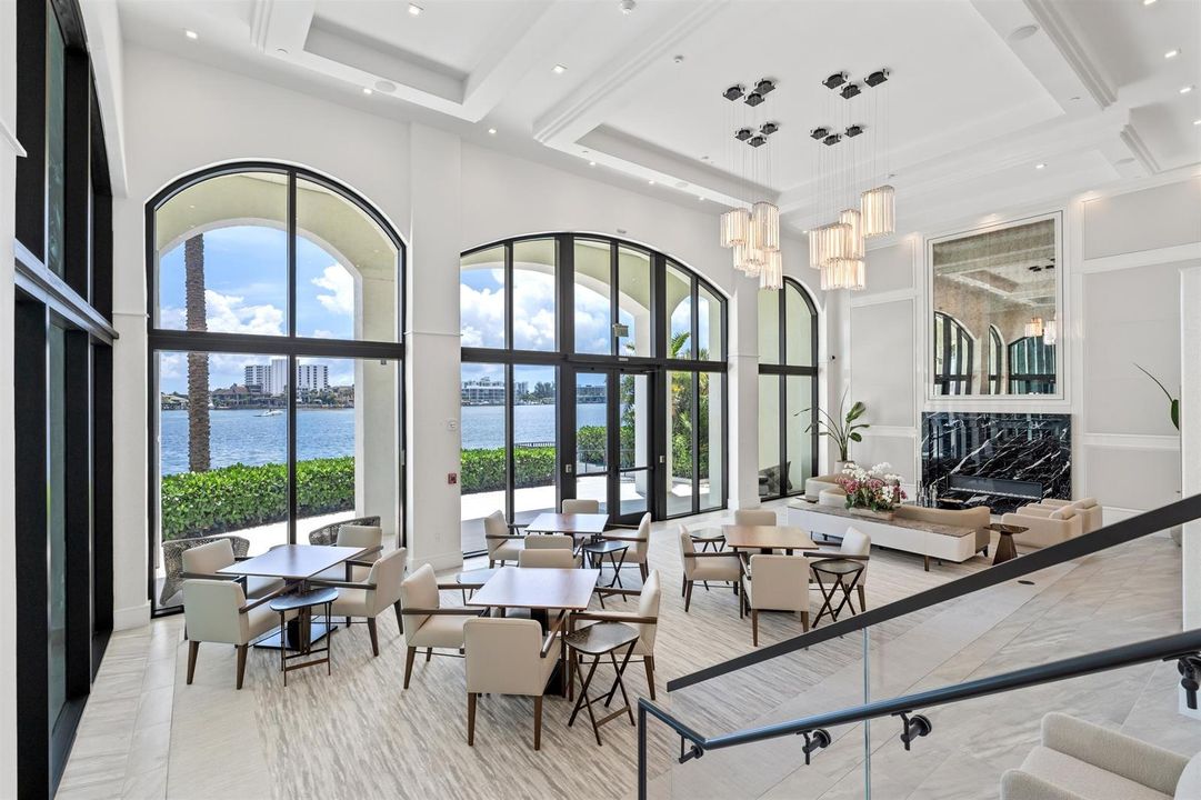 CLUB ROOM