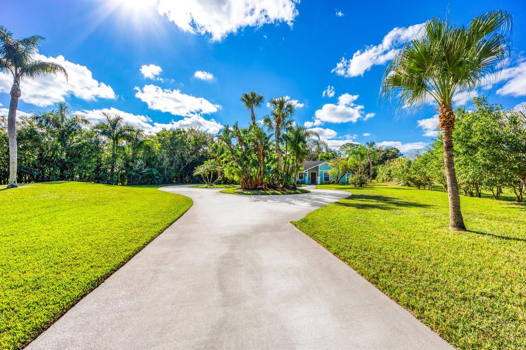 2232 SW Racquet Club Drive-25
