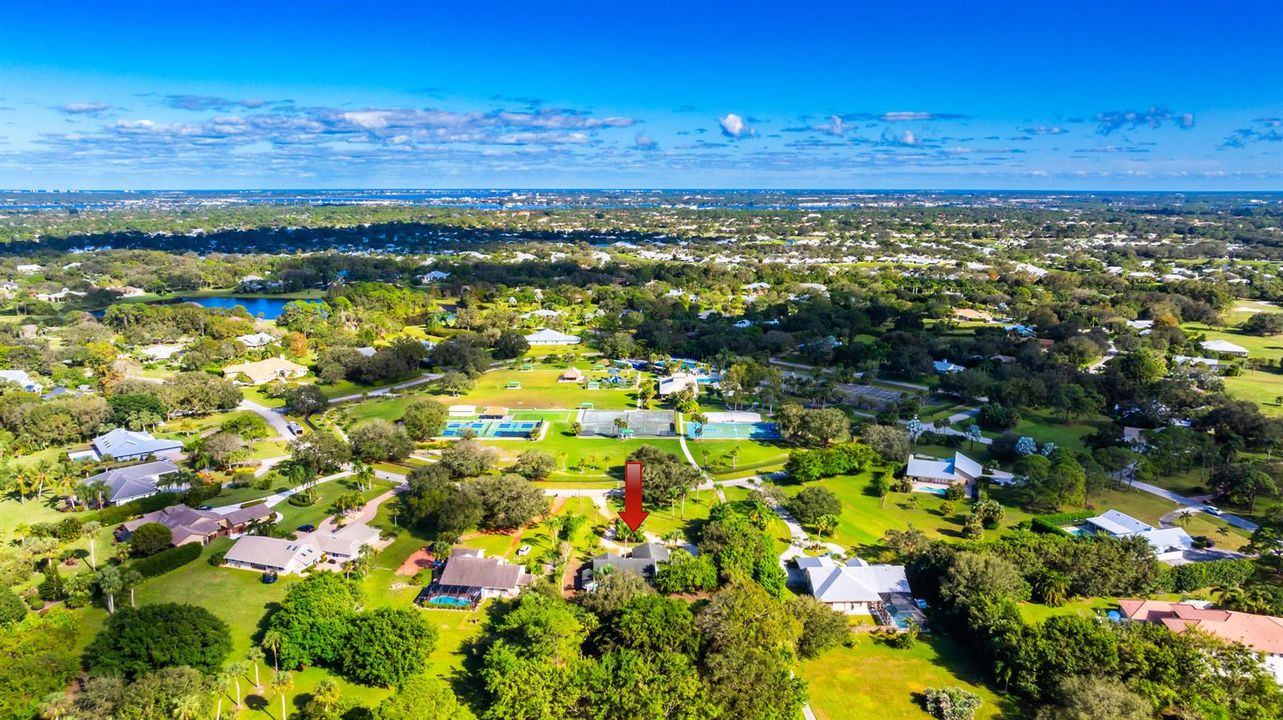 2232 SW Racquet Club Drive Aerials-of ho