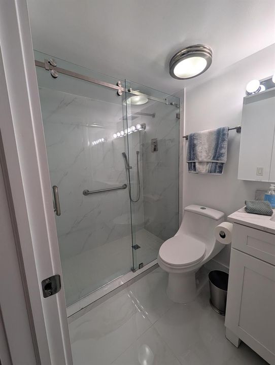 2nd bathroom