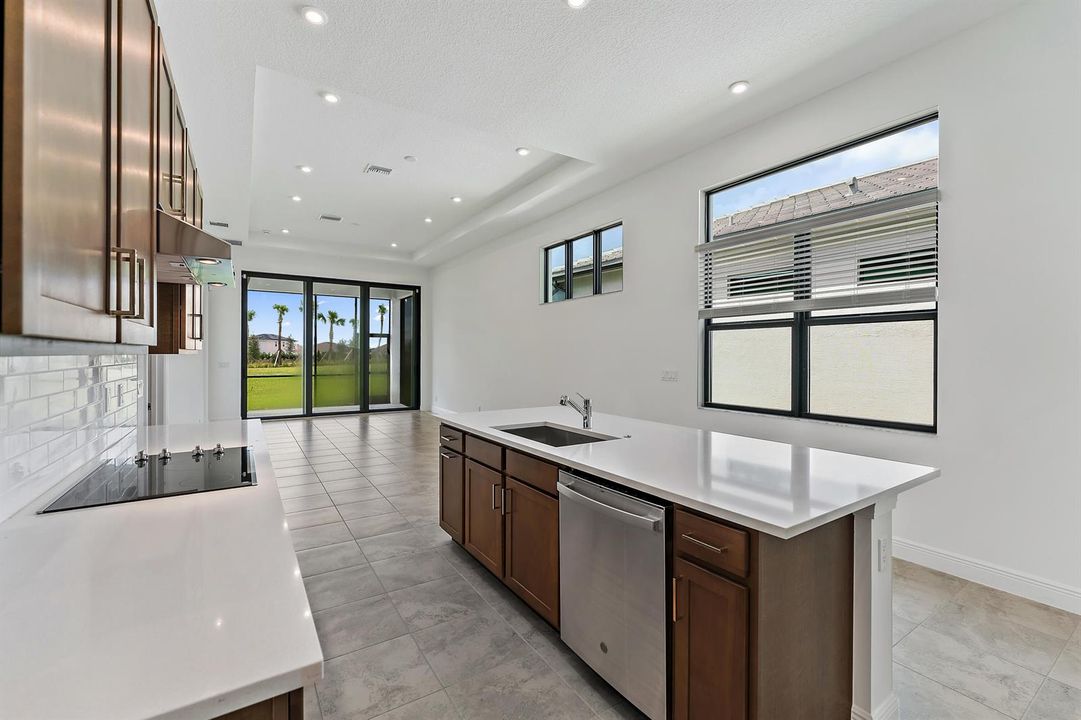 013-9333SWPepoliWay-PortSaintLucie-FL-FU