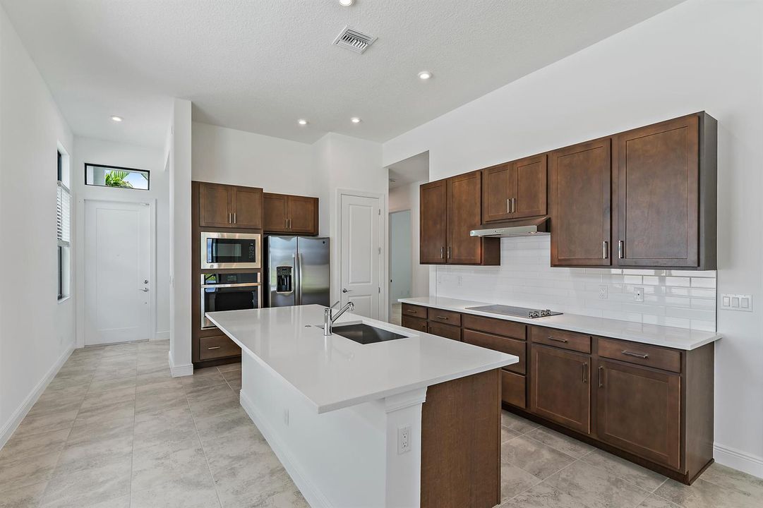 010-9333SWPepoliWay-PortSaintLucie-FL-FU