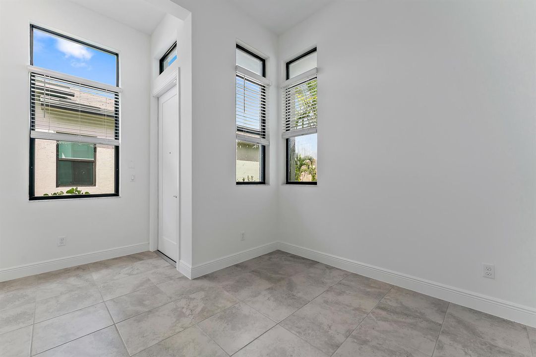 008-9333SWPepoliWay-PortSaintLucie-FL-FU