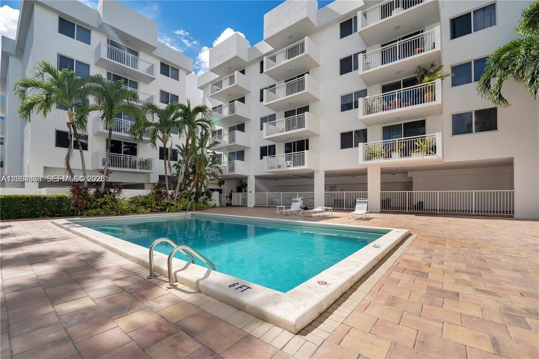 В аренду: $2,995 (2 спален, 2 ванн, 752 Квадратных фут)
