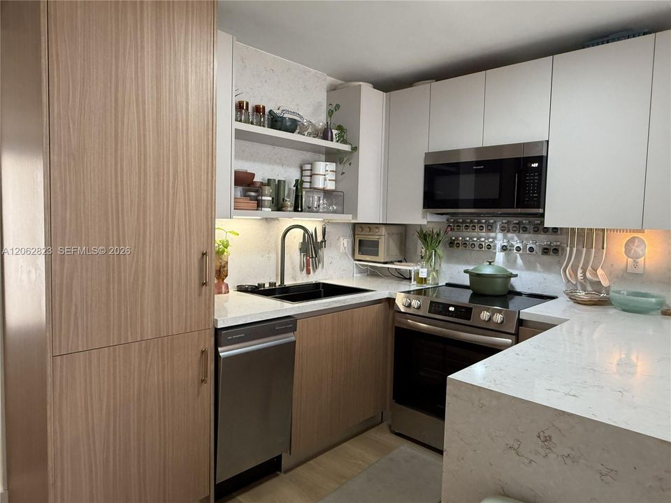 В аренду: $2,995 (2 спален, 2 ванн, 752 Квадратных фут)