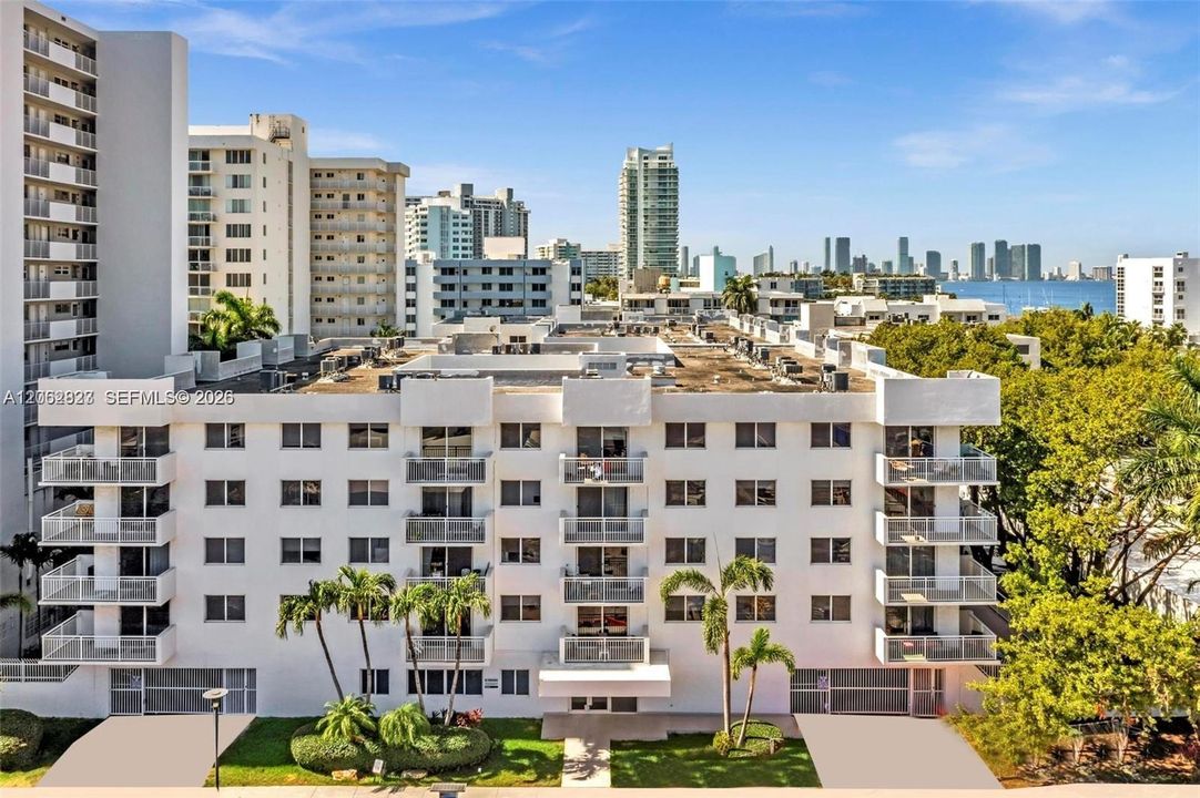 В аренду: $2,995 (2 спален, 2 ванн, 752 Квадратных фут)
