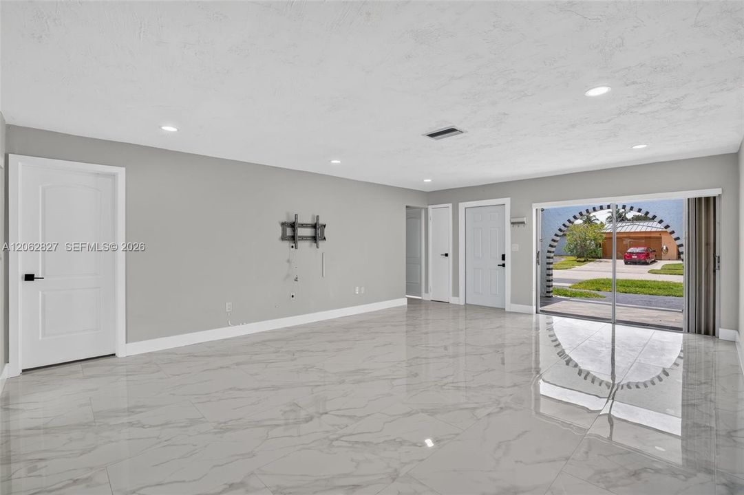 En Venta: $610,000 (3 camas, 2 baños, 1580 Pies cuadrados)