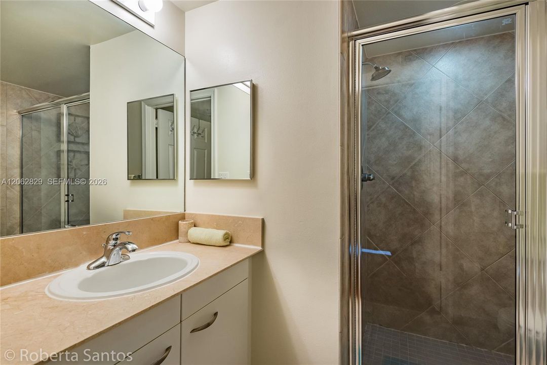 For Rent: $3,750 (2 beds, 2 baths, 1150 Square Feet)