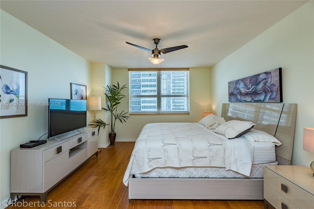 For Rent: $3,750 (2 beds, 2 baths, 1150 Square Feet)
