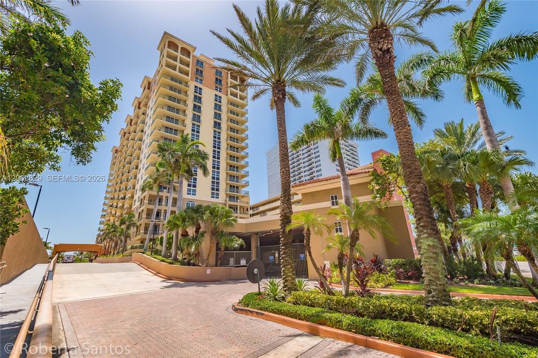 For Rent: $3,750 (2 beds, 2 baths, 1150 Square Feet)